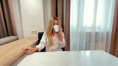 Взбодрил блондинку хуем, устроив классный утренний секс с видом на красивую попку