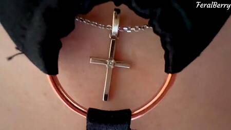 Наполнил спермой анал грудастой русской в сексуальном белье после разминки попки пальцем