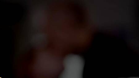 Жаркой выебанной рыженькой крале в чулках обкончали волосатый лобок