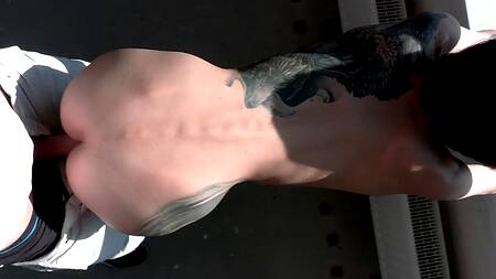 Сексапильная риелторша устроила самый жаркий показ квартиры с порнушкой у окна