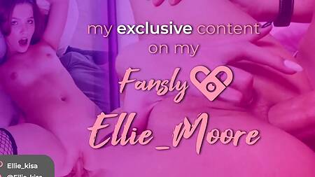 Рыжая пробует пиццу со спермой после бурной порнушки на кухне с курьером