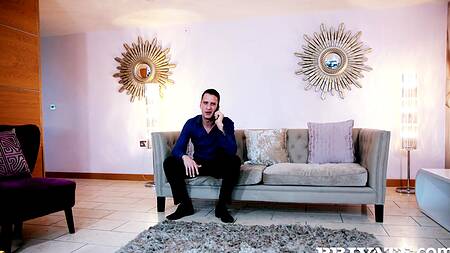 Разогретая кунилингусом краля глубоко берет в рот и киску большой член