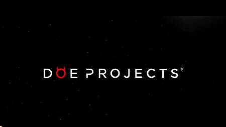 Умелая шлюшка обуздала двух качков с большими членами в групповухе