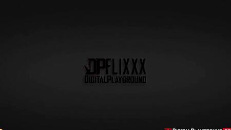 Вместо секса по телефону устроили дикую ЖМЖ групповуху и финальным камшотом на лицо