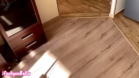 Грудастая сестра отрабатывает карточный долг ртом, отсасывая круче чем в порно