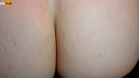 Уговорил потрахаться в сауне аппетитную русскую мамку с большой задницей