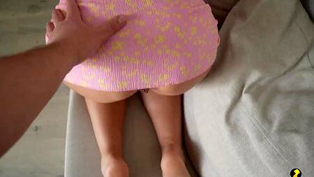 Подлый сынок задумал выебать аппетитную мать раком под давлением шантажа