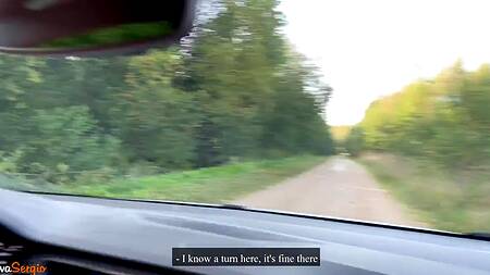 Нимфоманка на машине вынуждает туриста жарко выебать ее если он хочет прокатиться