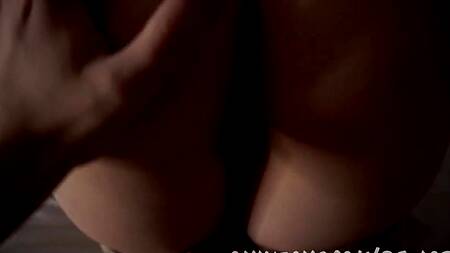 Шантажом заставил красотку с большими сиськами потрахаться и случайно кончил ей в киску