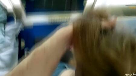 Трахнул между классных сисек и в грязный ротик шлюховатую соседку по купе