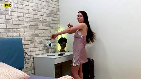 Жопастая русская мать ебется с сыном в позе наездницы, прыгая на большом стояке после виагры