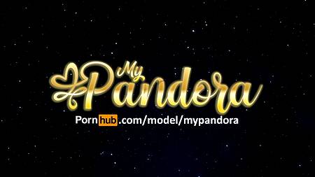 Грубо выебал в горло стоящую на коленях подружку со связанными руками