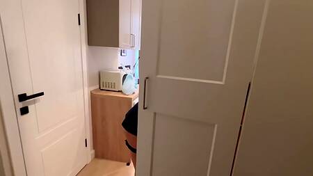 Курьеру перепал классный глубокий минет и шанс оттрахать раком молодую русскую кралю