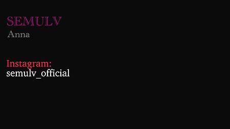 Блондинка нагло ебется раком с соседом пока говорит по телефону с бойфрендом