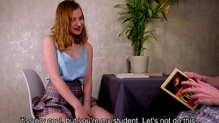 Русская студентеа опробовала большой и крепкий хуй одногруппника вместо домашки