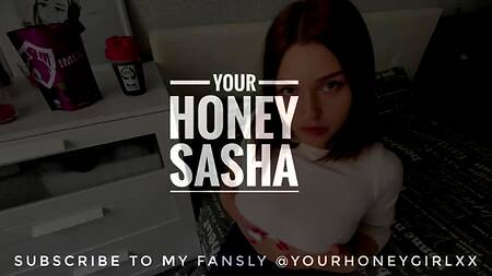 Жестко шлепает классную жопу русской сучки трахая ее раком прежде чем кончить в рот