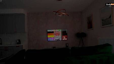 Сисястая куколка скачет на крепком болте жарко потряхивая классными сиськами