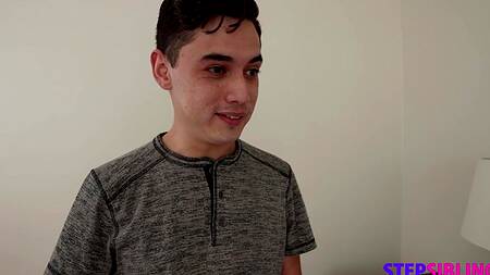 Шаловливые куколки испытали в групповушке длинный хуй сводного брата