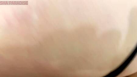 Сынок ухаживает за жопастой мамкой и жарко ебет ее пока она крепко спит