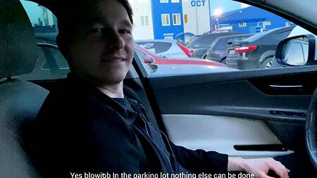 Пикапер устроил маленький порно кастинг московской телочке прямо в машине