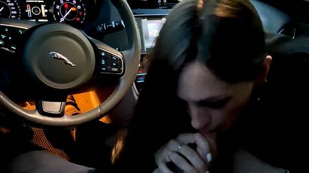 Пикапер устроил маленький порно кастинг московской телочке прямо в машине