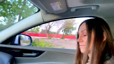 Пикапер устроил маленький порно кастинг московской телочке прямо в машине