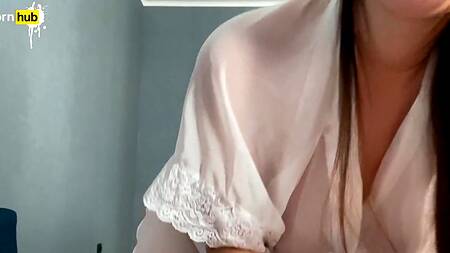 Подружился с грудастой мамашей просто выебав ее хорошенько раком