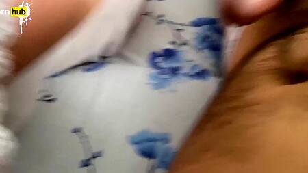 Подружился с грудастой мамашей просто выебав ее хорошенько раком