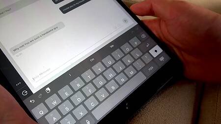 Прошелся большим хуем между классных сисек русской шлюшки с сайта знакомств