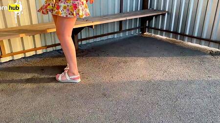 Немного пьяная русская мачеха с шикарной жопой просит ее трахнуть в машине раком