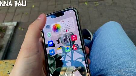 Стройняшка поблагодарила за найденный телефон позволив выебать нежную киску