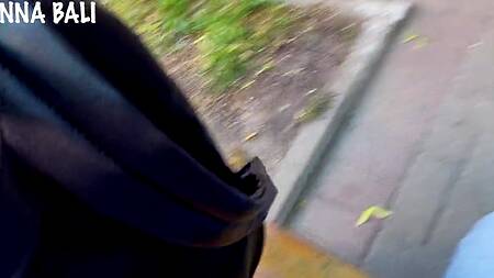 Стройняшка поблагодарила за найденный телефон позволив выебать нежную киску