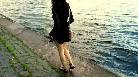 Пикапер оттрахал московскую девушку в рот всего лишь за новые наушники для нее