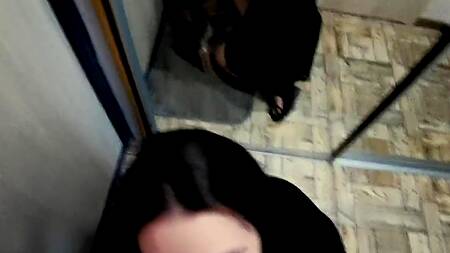 Пикапер оттрахал московскую девушку в рот всего лишь за новые наушники для нее