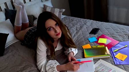 Школьница с большими сиськами не сдала экзамены и получила крепкий хуй отца в киску