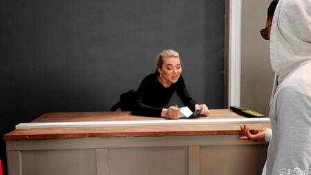 Трансы решают проблемы на границе жаркой анальной поркой и глубоким отсосом