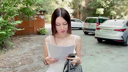 Пригрел на крепком члене грудастую брюнетку с классной жопой во время командировки