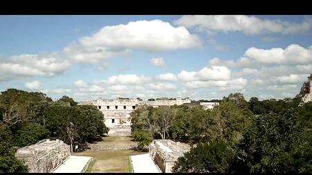 Слишком большой член для тугой киски миниатюрной азиатки, которая очень хочет секса