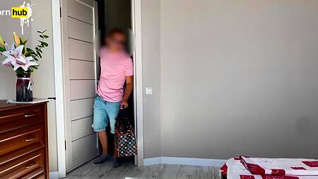 Похотливую мамку заинтересовал большой член сына и он ее все же оттрахал