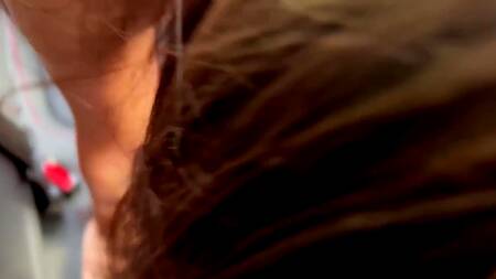 Залили спермой молодую русскую шлюшку, которую в два хуя выебали в лесу