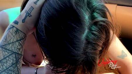 Поездка за город только чтобы выебать грудастую подружку на свежем воздухе и обкончать большие сиськи