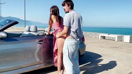 Сексапильная попутчица, которая предлагает оттрахать себя едва знакомому парню