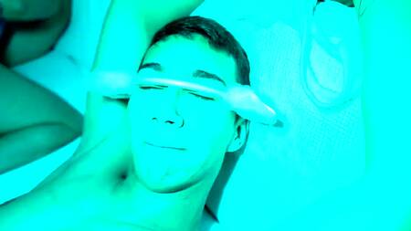 Обеспечили русским студенткам жаркую групповушку и по камшоту для каждой на лицо