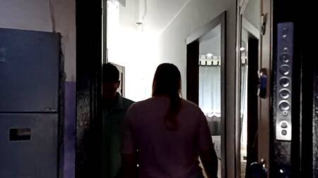 Пригласил молодую толстуху по соседски на чай и потрахаться для здоровья