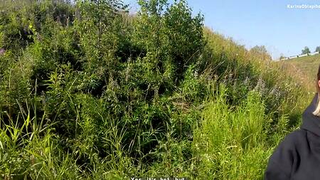 Подобрал красивую голую попутчицу, готовую к сексу на природе с незнакомцем