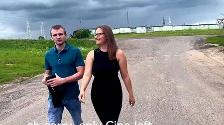 Толстушка с огромными сиськами согласна на МЖМ секс с едва знакомыми парнями