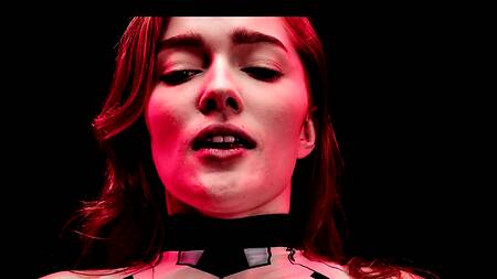 Реальный хентай с Jia Lissa, которую выебал монстр своими щупальцами