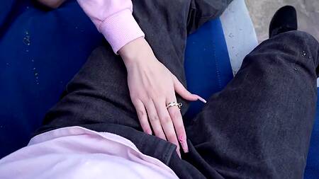 Отогрел сводную сестру с большой задницей своим крепким хуем