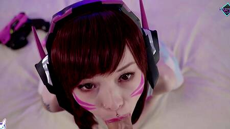 Миниатюрная косплеерша предлагает поиграть в анальный Overwatch с ее тугой попкой