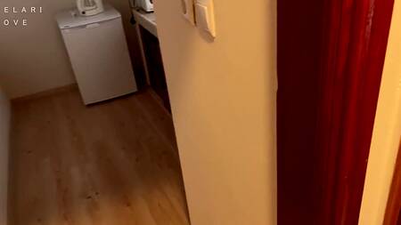 Элитная шлюшка сделала скидку девственнику и бесплатно разрешила кончить на лицо